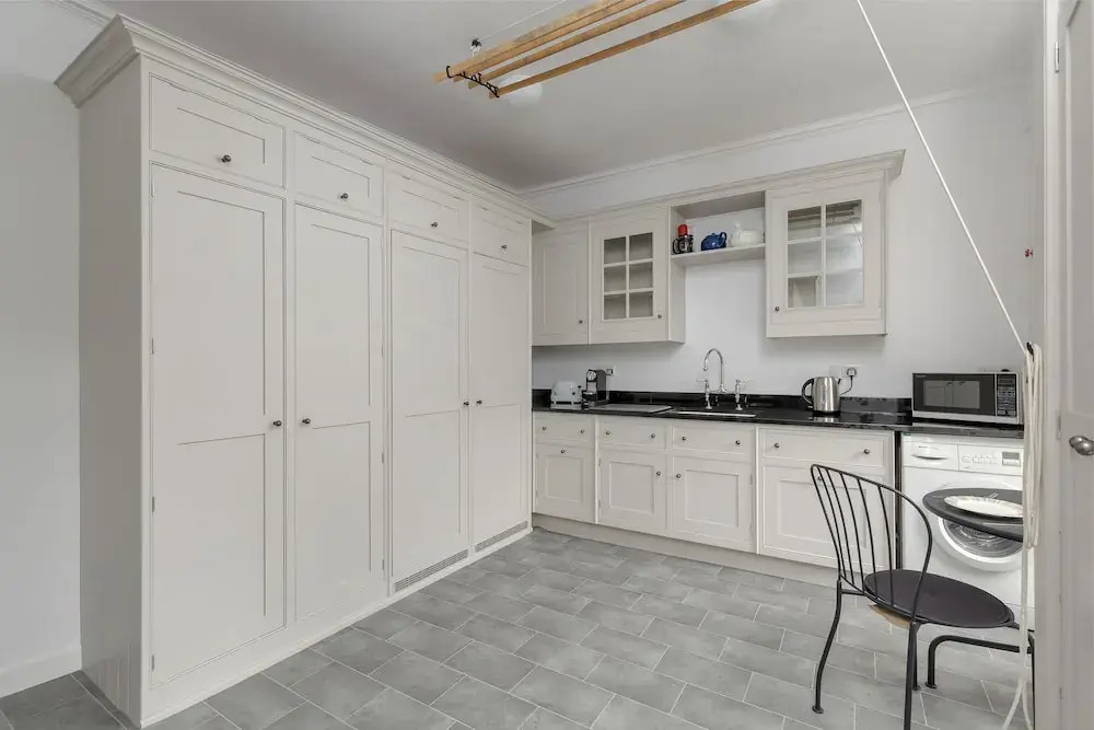 Classic Main Door Entry 2-bedroom New Town Apartment with Garden