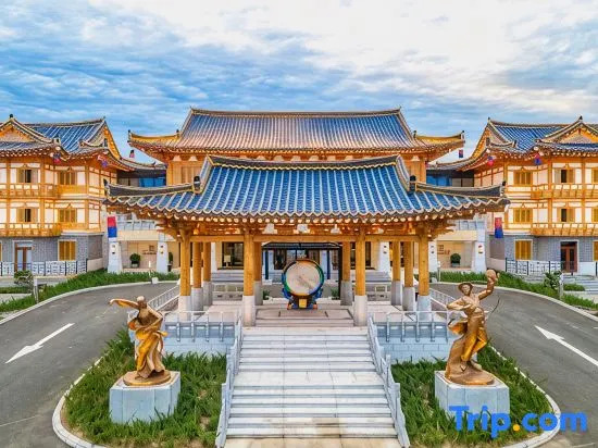 Ethnic Garden International Hotel
