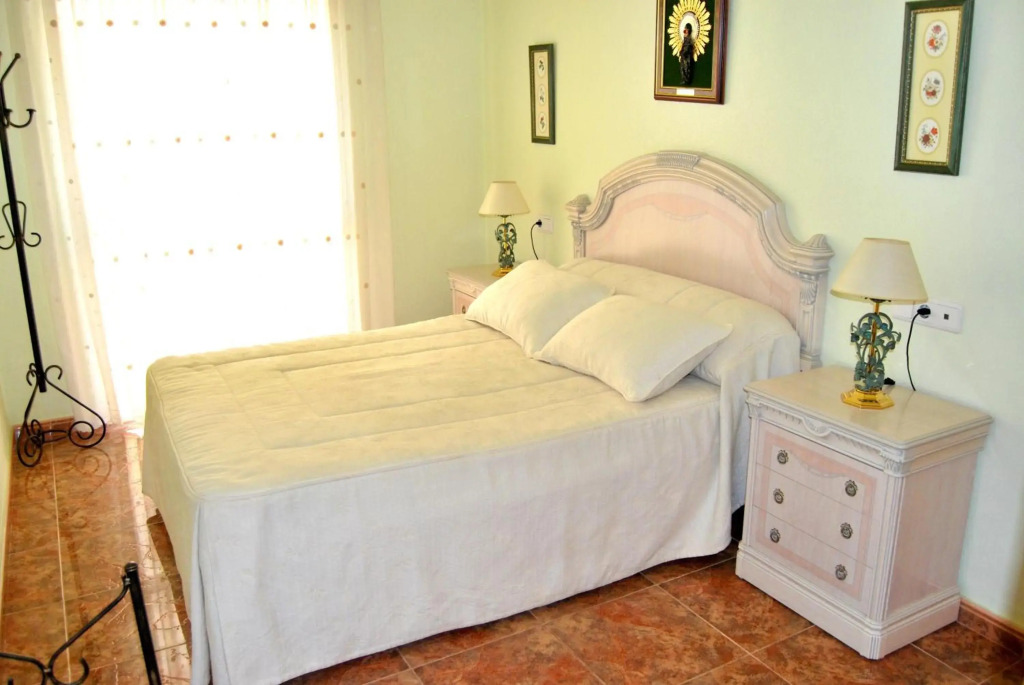 Torrevieja spacious 3 bedroom apartment 2 bathrooms Ulpiano