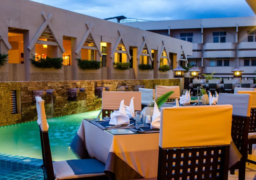 Maninarakorn Hotel
