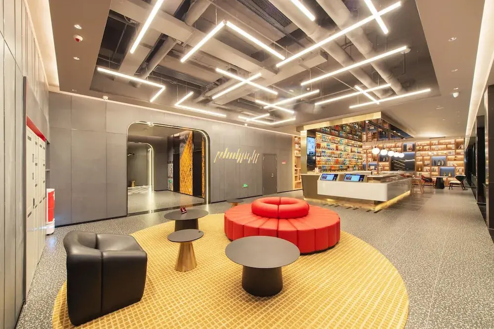 ibis Jiaodong Airport EMU Town Store