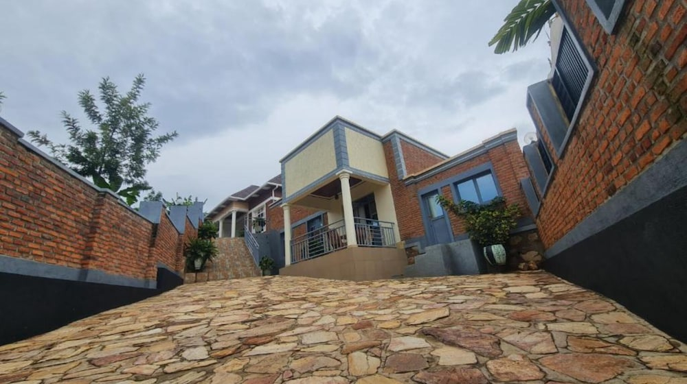 Room in Guest Room - Charming Room in Kayove, Rwanda - Your Perfect Getaway