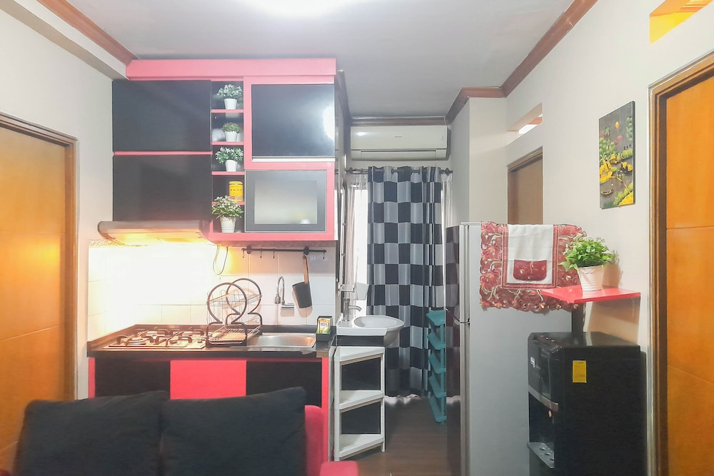 Compact 3Br At Gateway Ahmad Yani Cicadas Apartment