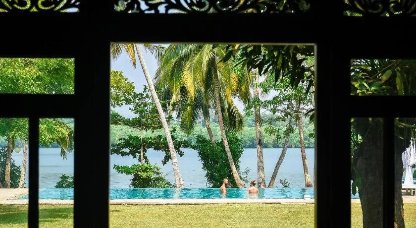 Arunalu Lake Front