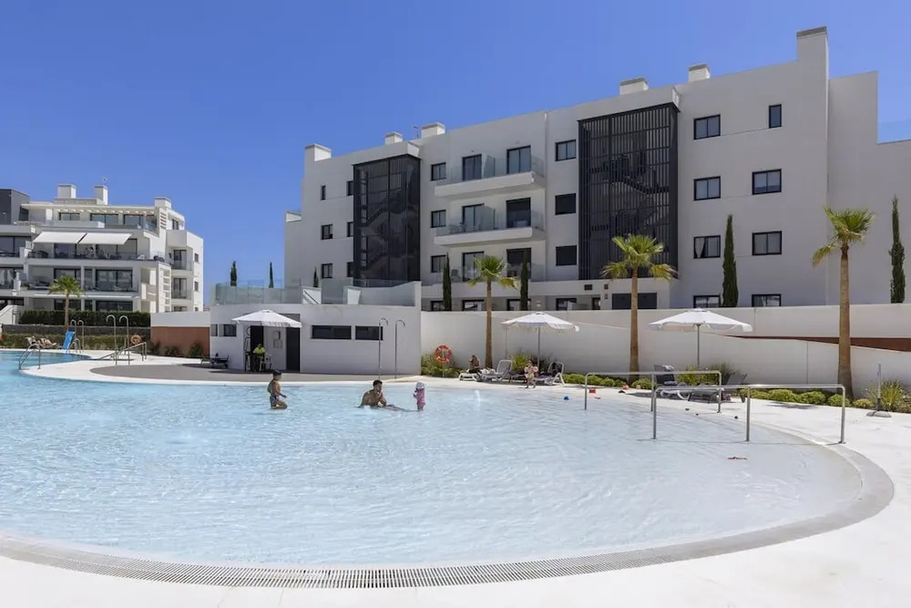 Exclusive Apartment With Garden in Higueron
