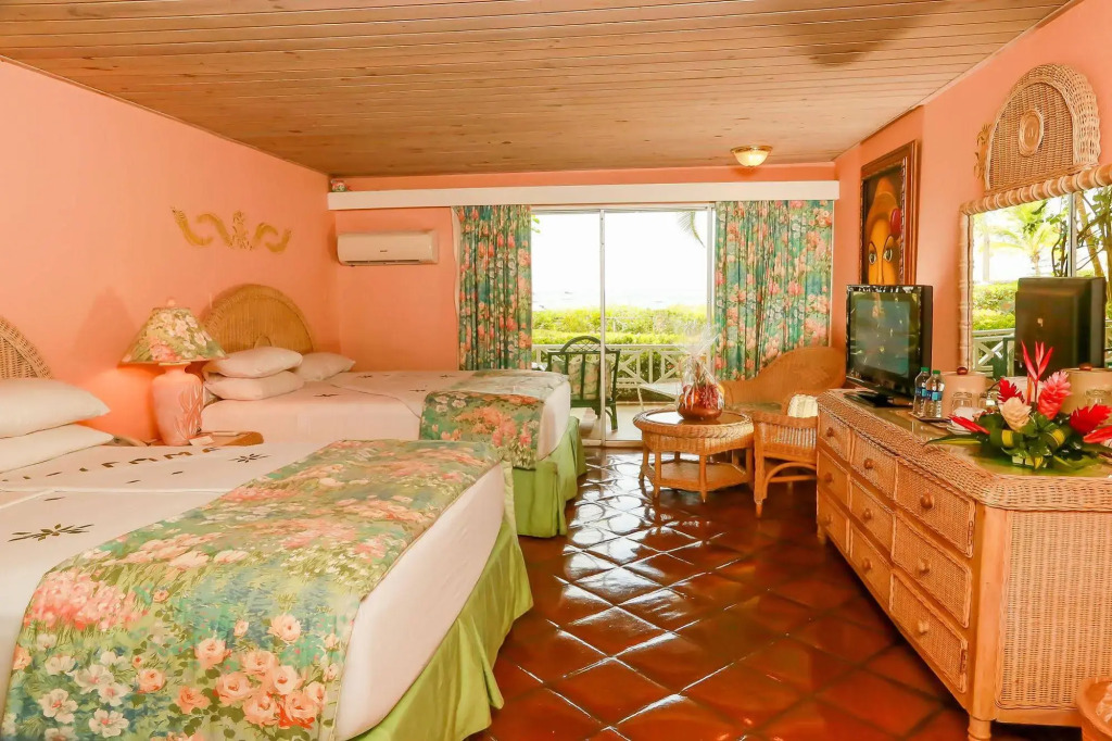 Coco Reef Resort & Spa