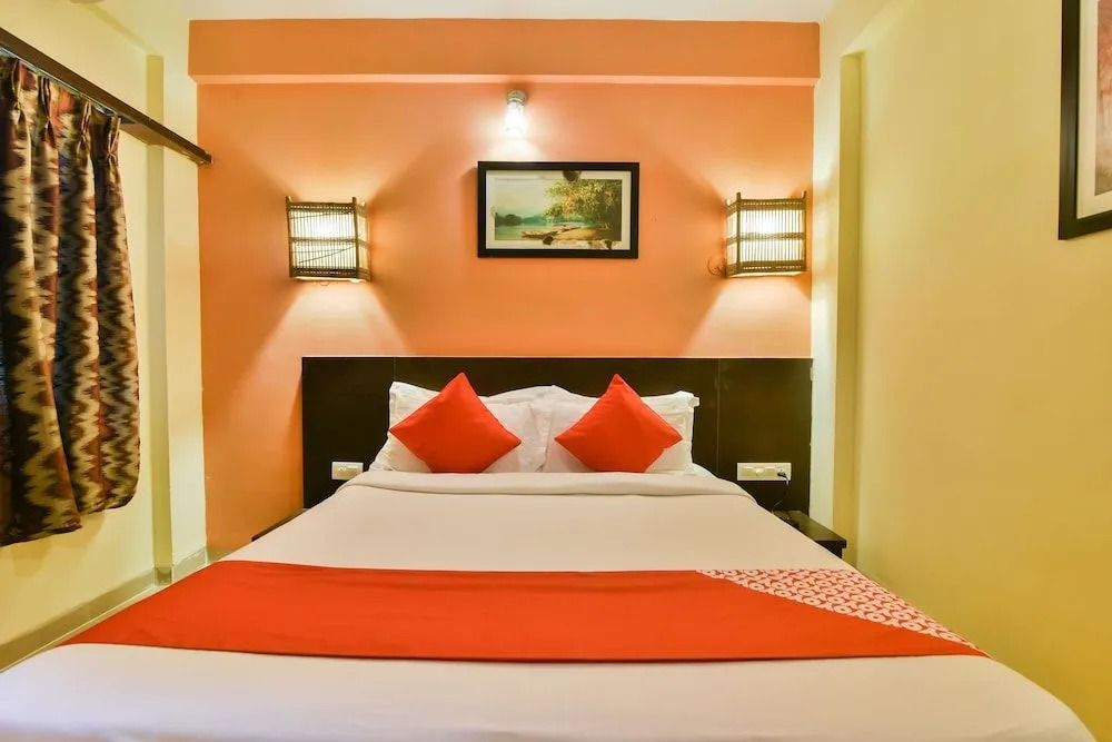 OYO 2333 Aananda Hotel
