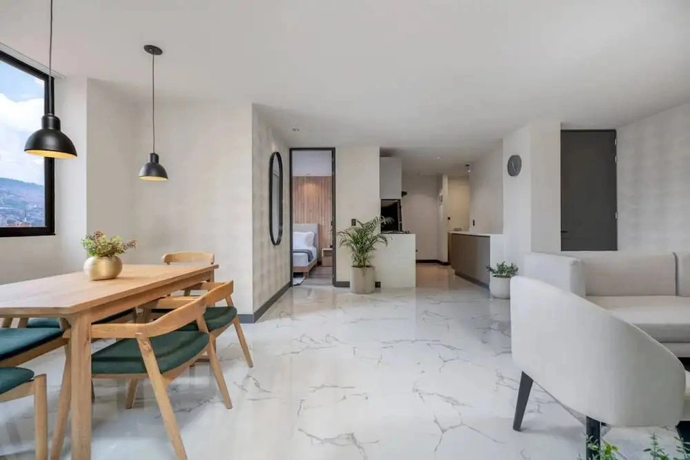 Housy Laureles - 802
