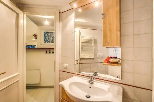 Coronari stylish apartment