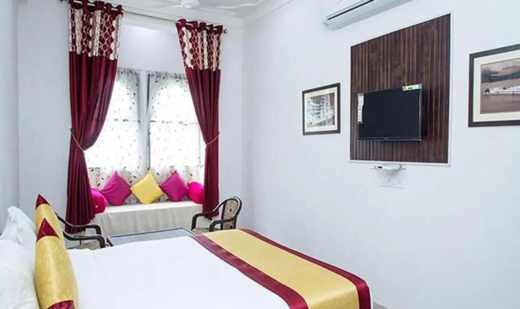Fabhotel Prime Vallabh Villas
