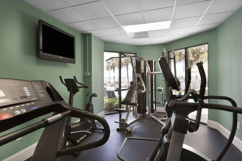 Breakers Oceanfront Boutique Resort on 27th