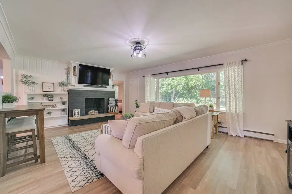 Gaylord Family Home: Walk to Shops & Restaurants!