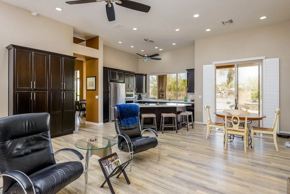 Casa Monument 3 Bedroom Home by RedAwning