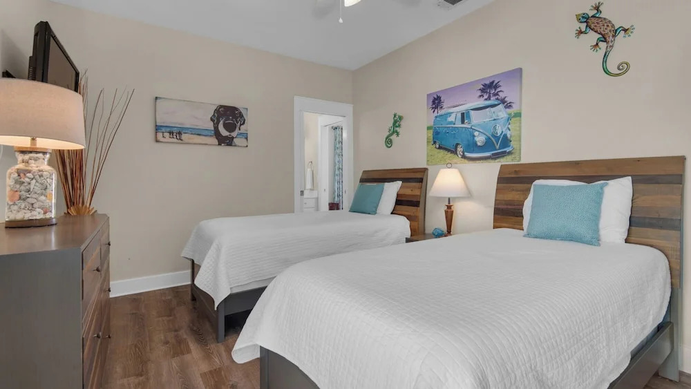 Gulf Front in the Heart of Seagrove ~ Sweeping Views ~ Pool ~ Sleeps 8
