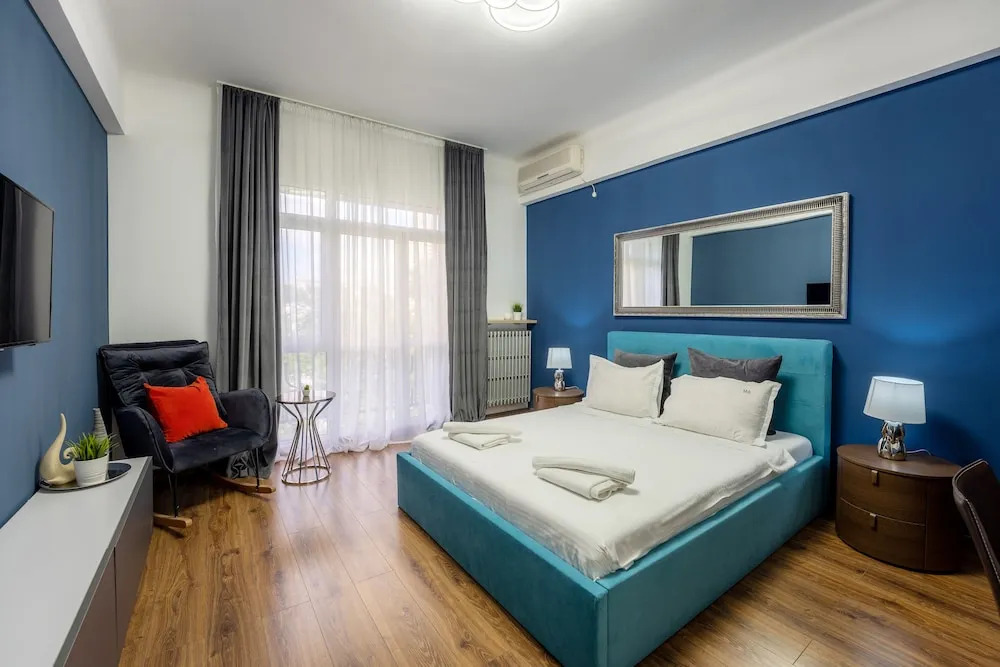 Metropole Apartments Studio City