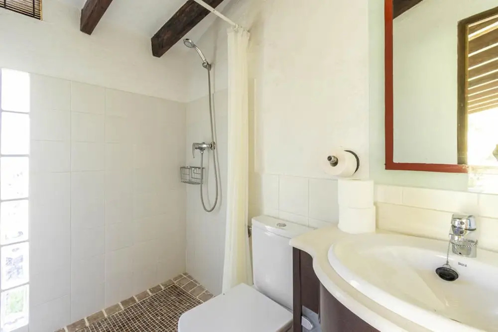Villa - 2 Bedrooms with Pool and WiFi - 107924