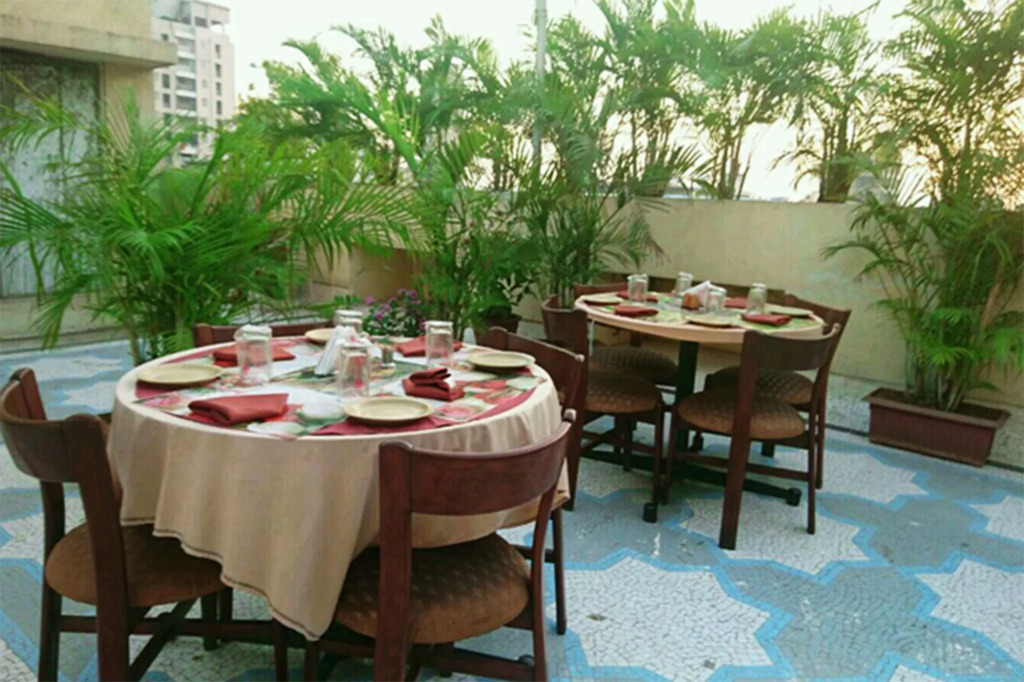 Hotel Mogul Palace - Near Masjid Bunder Mumbai