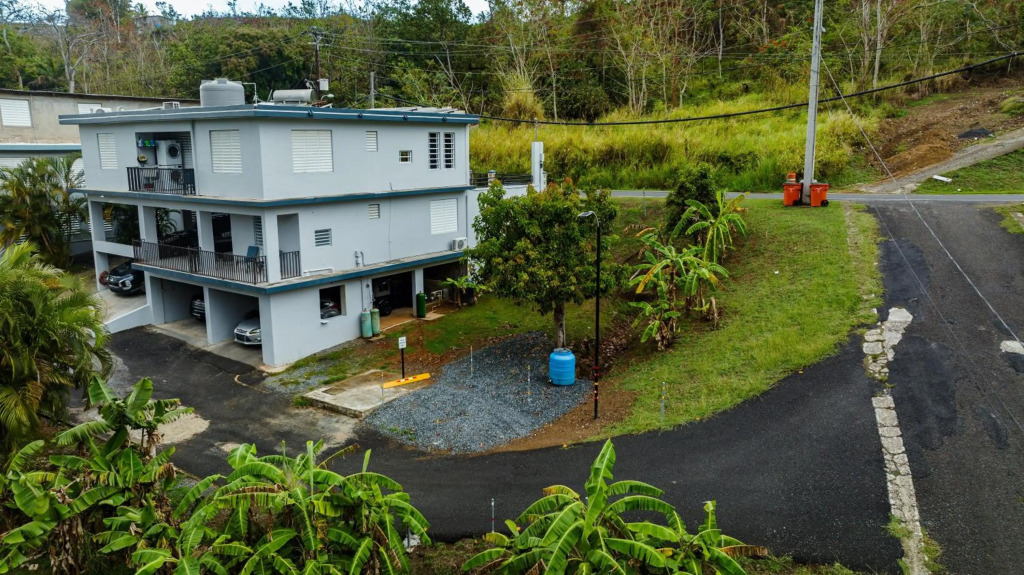 Studio with pool table just 15 minutes from the beach