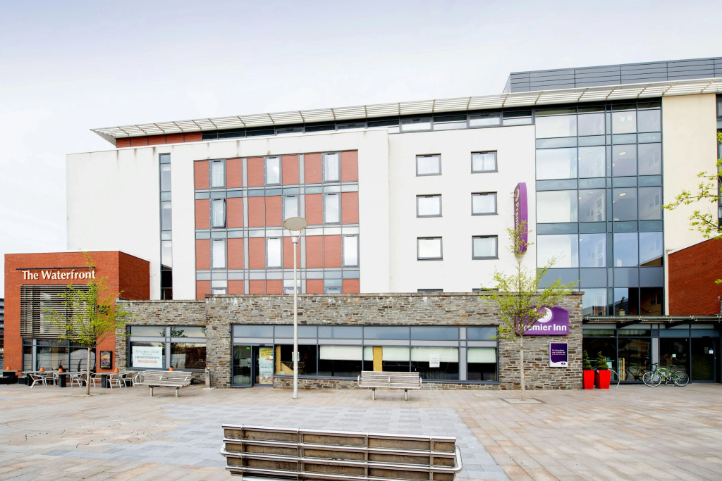 Premier Inn Swansea Waterfront