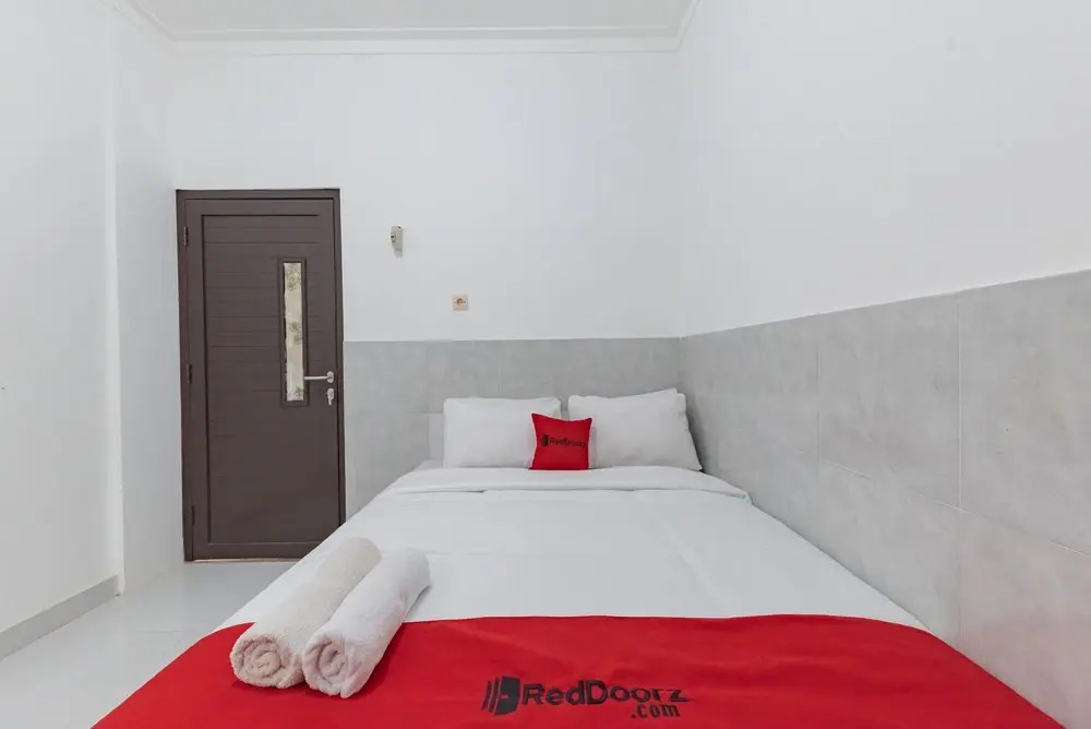 RedDoorz at Kedawung Aurel Cirebon