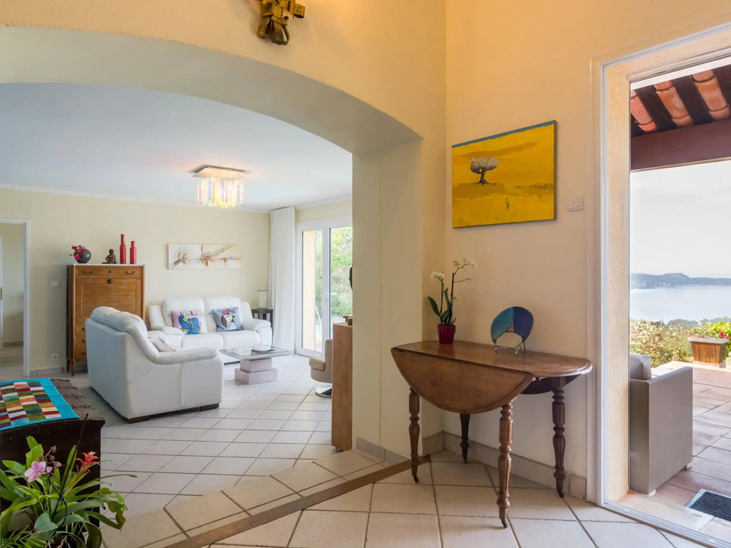 Villa in Hyères near Beach & Pool