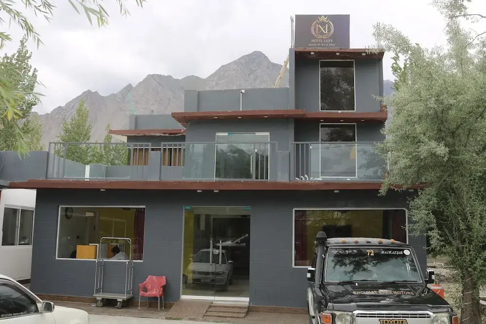 Hotel Luxy