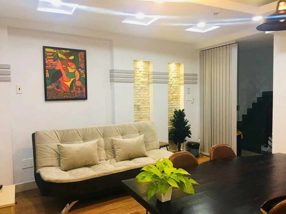 HOSTIE SAIGON [WANDERLUST Home]