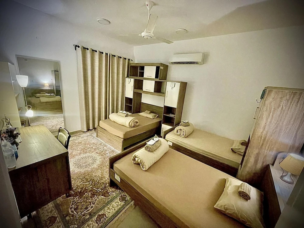 Shearing With Owner 5-bed Apartment in Sib