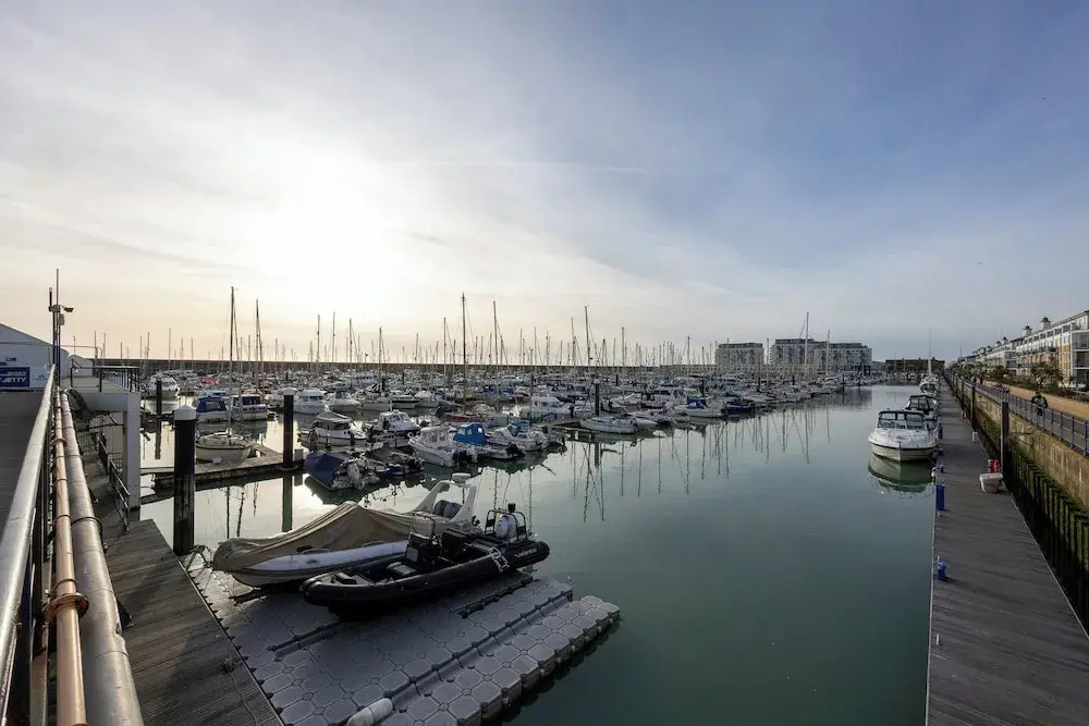 Central Brighton Marina - Apartment - Sleeps 4