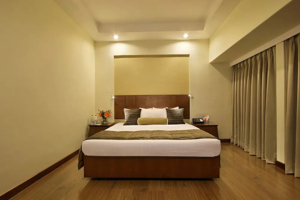 Hotel Express Residency