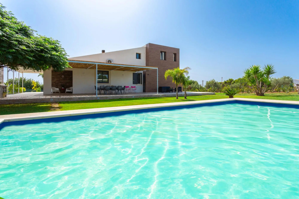 Villa Akos Large Private Pool AC WiFi