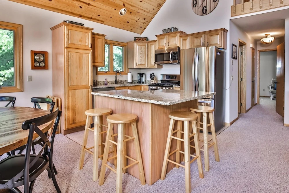 Sandy Cove - 4 Br Home