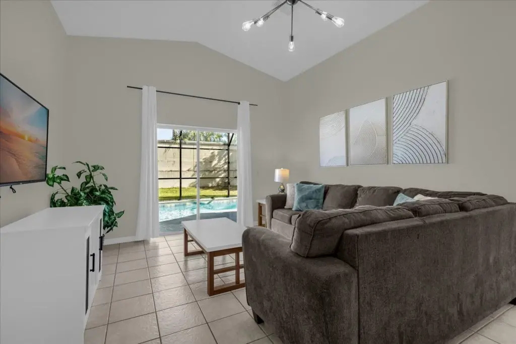 3 Bedrooms 2 Bathrooms Indian Creek 2559 Bc