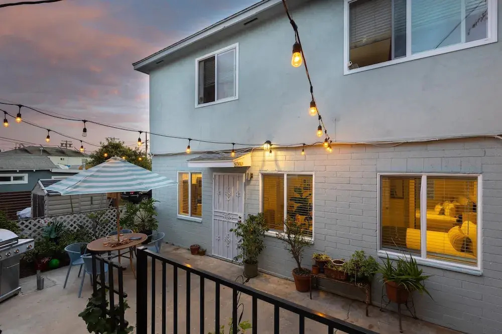 Grant Hill 2 Unit Buyout by Avantstay 7 BR 2 Unit Home w/ Patio