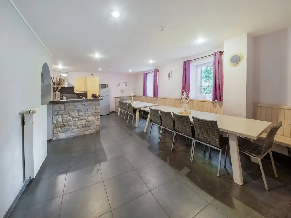 Charming Cottage with Hot Tub & Sauna, High Fens