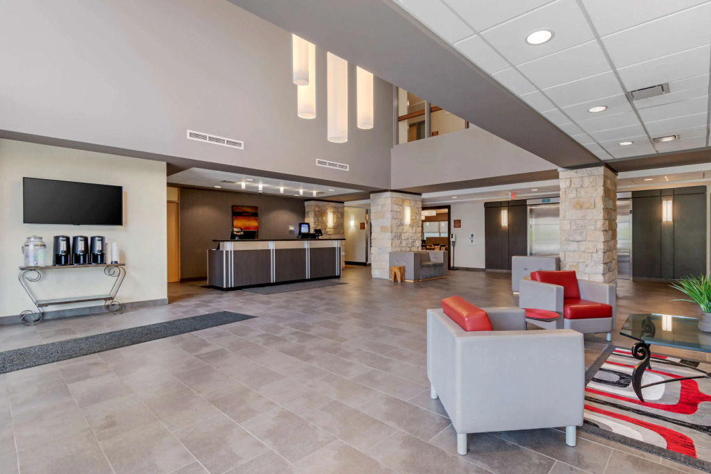 Best Western Plus Eastgate Inn & Suites