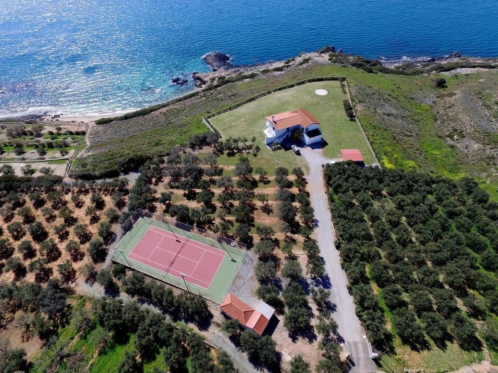 Ground Floor apt. · Villa by the Sea