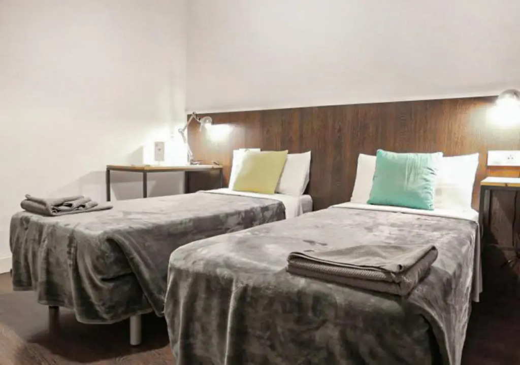 Traveller House 7 Bedroom Apartment