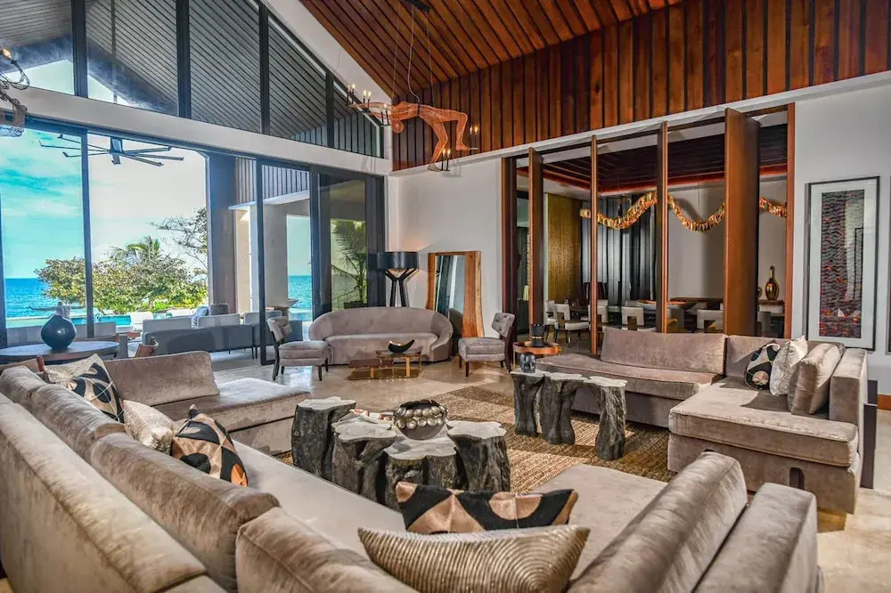 Oceans 8 Villa 6BR