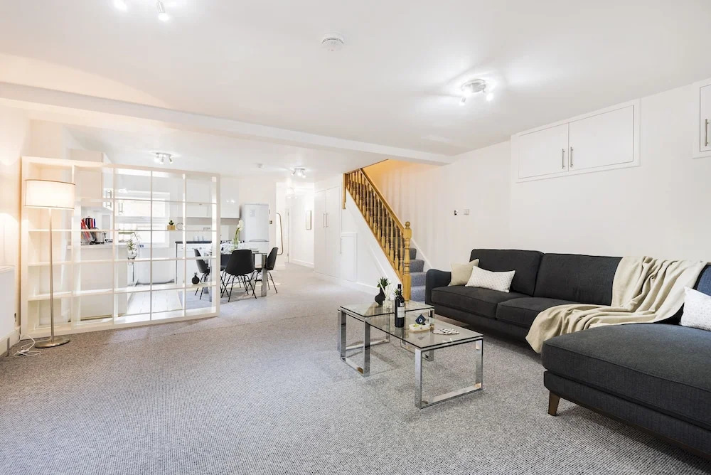 Modern Kensal Green Apartment