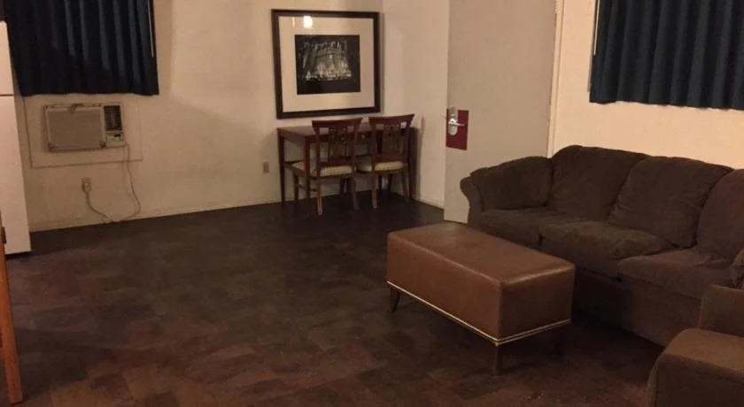 Ranch House Inn & Suites