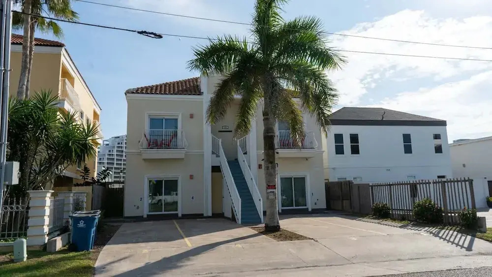 100 Steps To Beach Great Value Pool 2 Bedroom Apts