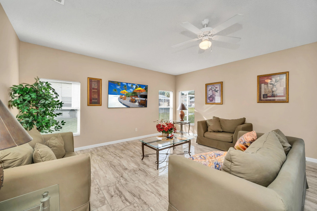 Hampton Estates 439, Davenport , US