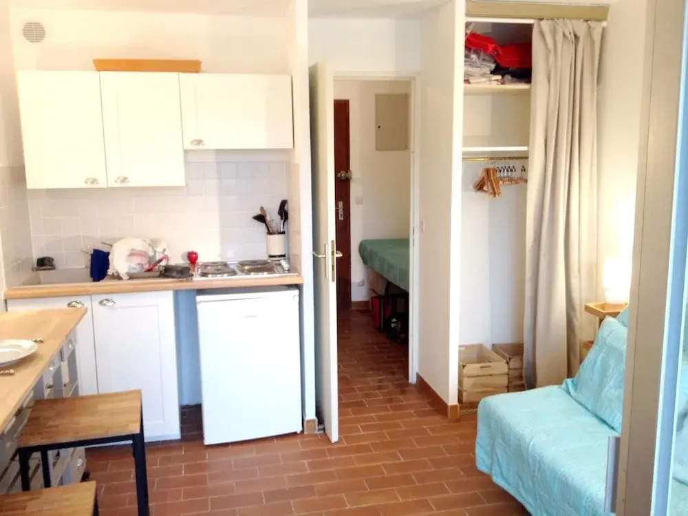 Studio in Vence, With Wonderful Mountain View, Pool Access and Wifi - 14 km From the Beach