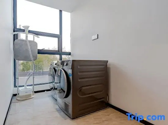 Qingmu Platinum Hotel (Ma'anshan East High-speed Railway Station Cihuhe Road)