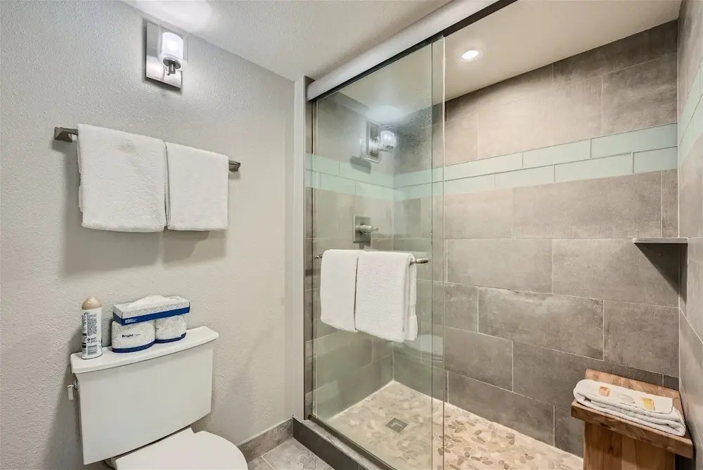 2151 The Pines 2 Bedroom Condo by RedAwning