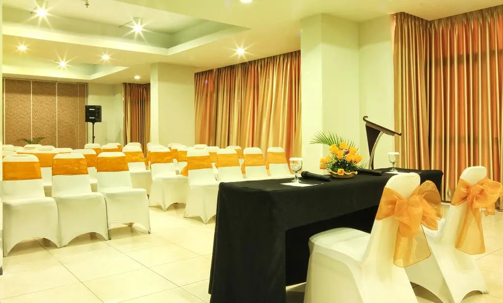 Simply Valore Hotel