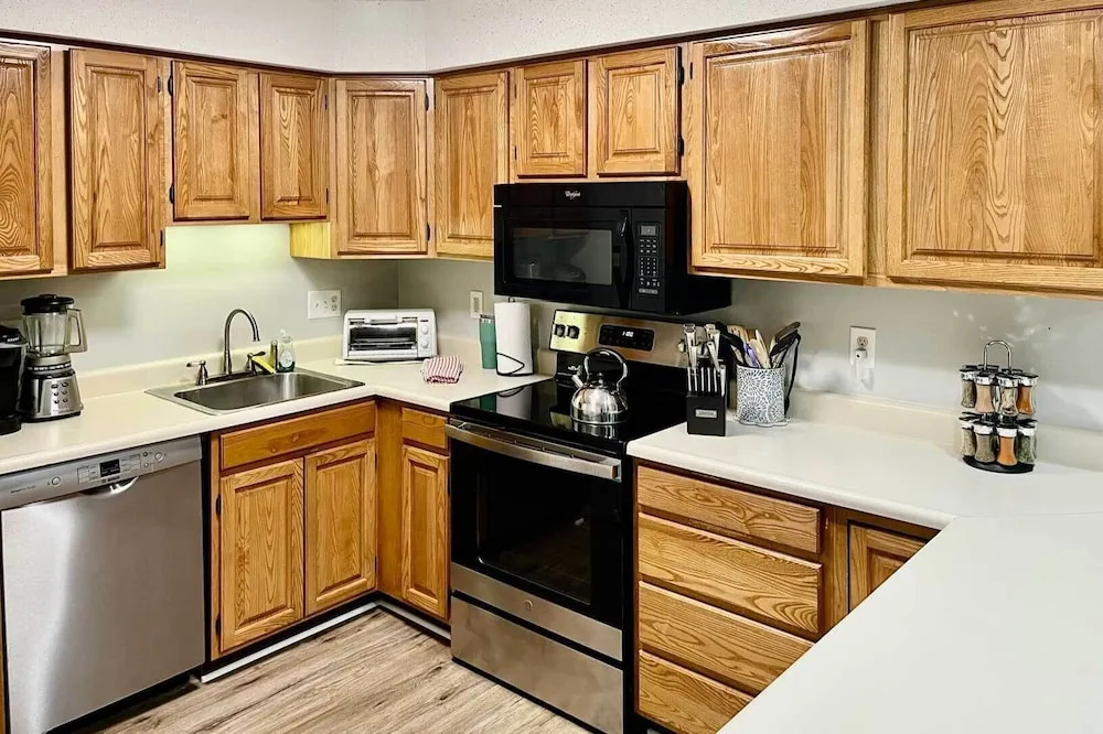 Hike, Ski, Explore: Lincoln Condo w/ Pool Access
