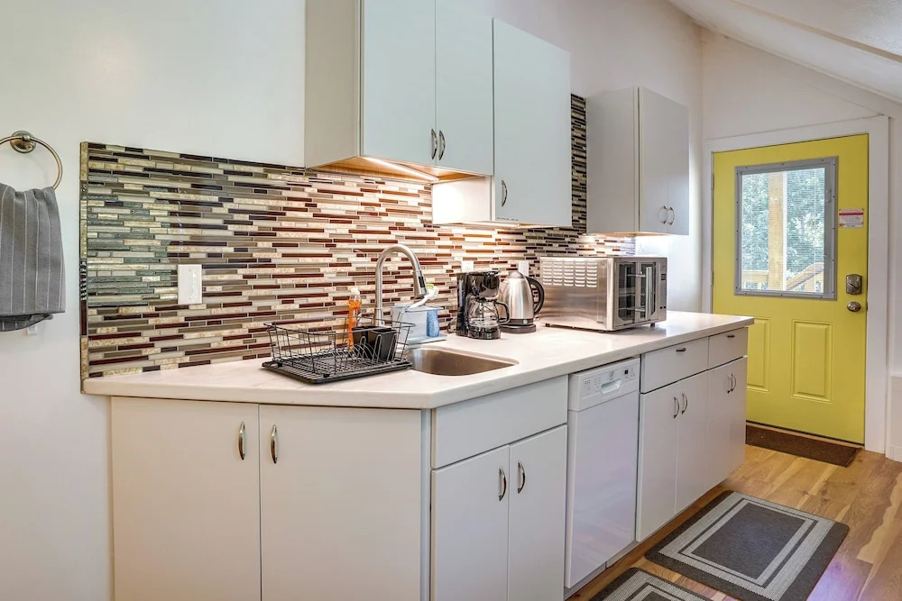 Winter Haven Apt: 1 Mi to Polk State College!