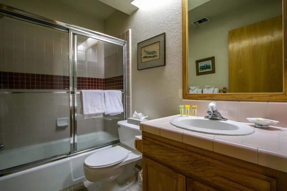 Snowcreek 626 2 Bedrooms 2 Bathrooms Condo